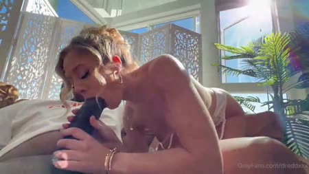 Негр мощно отодрал сучку с шикарным прицепом