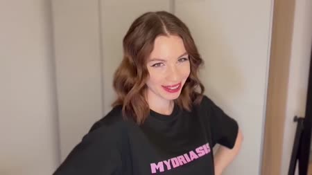 Молодая русская студентка снимает классный домашний секс